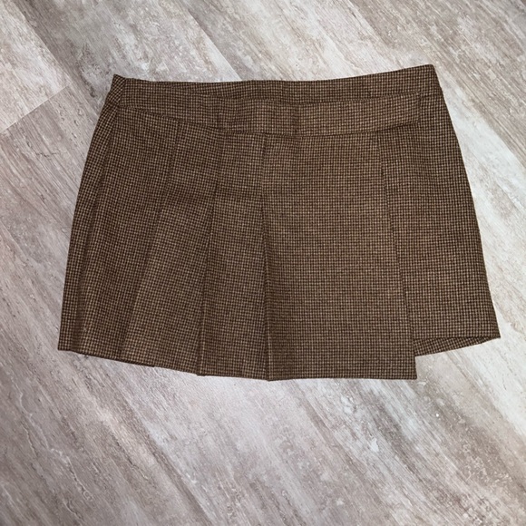 ASTR brown pleated mini skirt - Picture 6 of 7